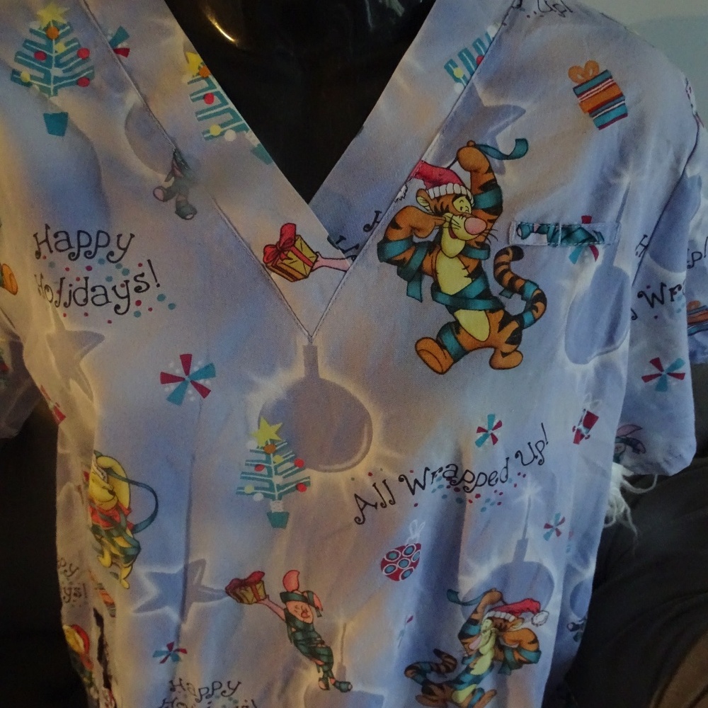WINNIE THE POOH CHRISTMAS/HAPPY HOLIDAYS SCRUB TOP